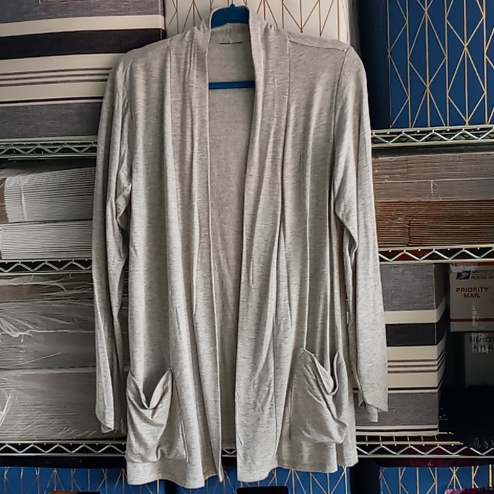 Women's shawl size medium